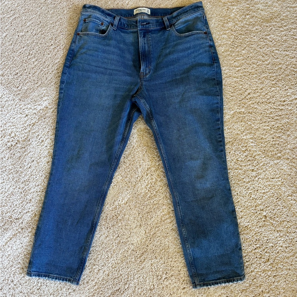 Abercrombie & Fitch The Skinny High Rise Jeans